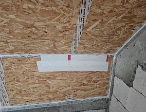 Zateplení stropu rodinného domu pomocí foukané izolace